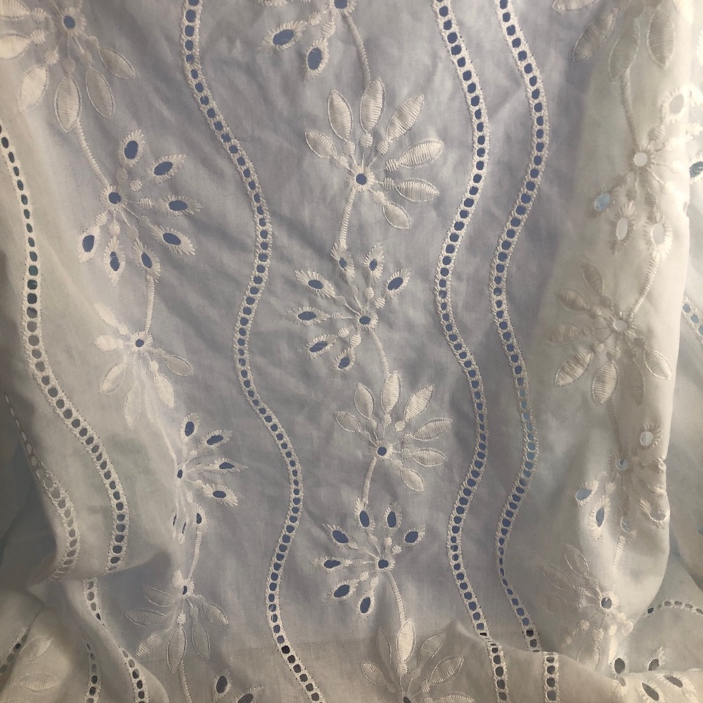 Source Unknown White Floral Eyelet Embroidered Tu… - image 7